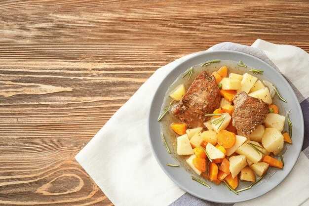Ингредиенты для приготовления блюда с мясом и картошкой