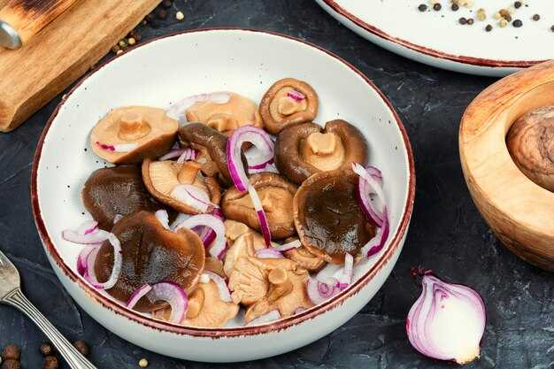 Вкусные салаты с маринованными грибами: простые рецепты